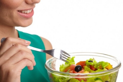 食欲抑制　野菜から食べる