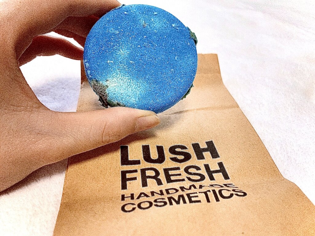 LUSHシャンプーバーを美容師が体験！容器いらずの固形シャンプーの魅力に迫る！ ｜ 肌らぶ
